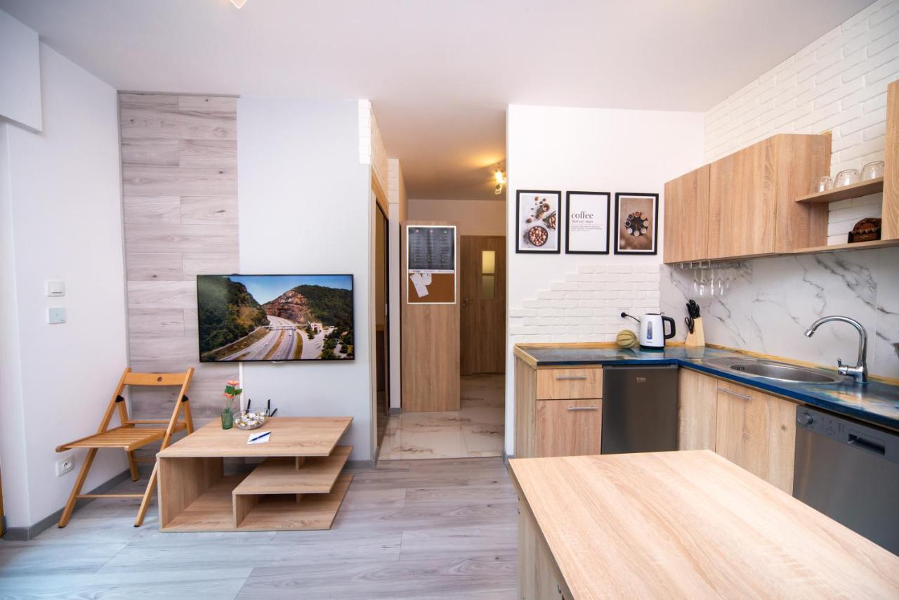 Maya'S Flats & Resorts 17 - Nadmotlawie กดัญสก์ ภายนอก รูปภาพ