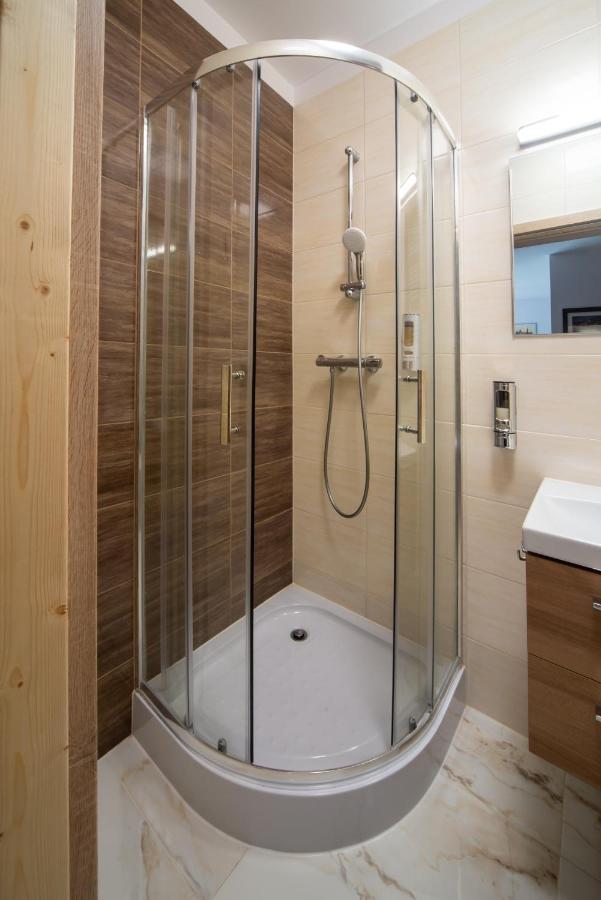 Maya'S Flats & Resorts 17 - Nadmotlawie กดัญสก์ ภายนอก รูปภาพ